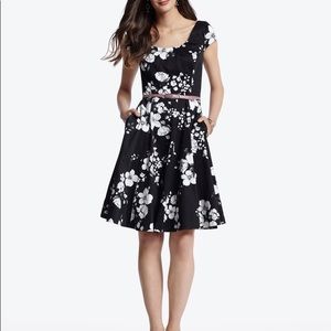 WHITE HOUSE BLACK MARKET DRESS